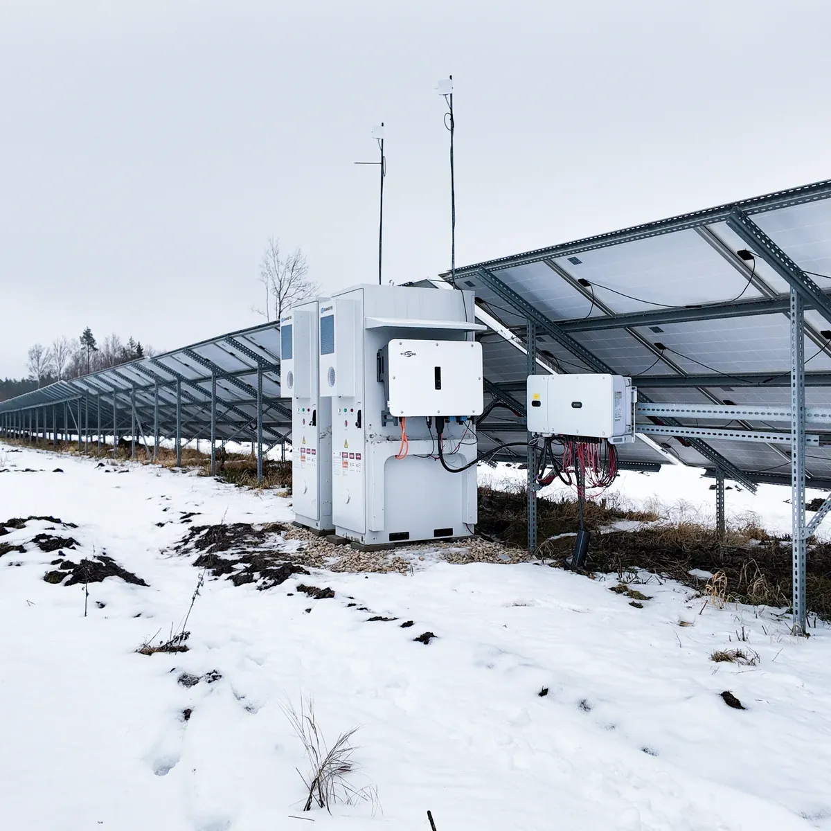 Multi-cabinet configuration in winter operation